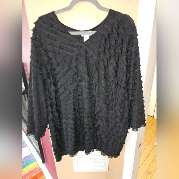 2 MAGGIE BARNES PLUS SIZE 2X TOPS RED BLACK SPRING SUMMER BLOUSE GUC - Picture 2 of 7